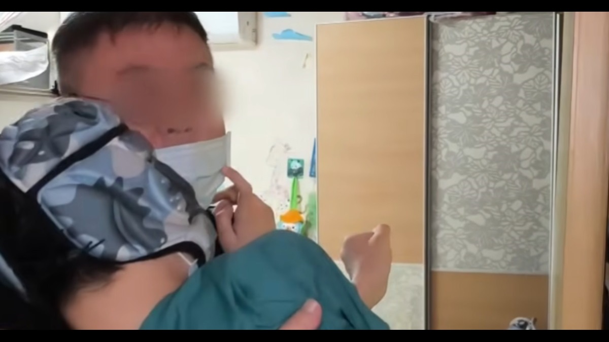 無怨無悔顧特殊兒 單親爸捨金融業高薪成代賑工