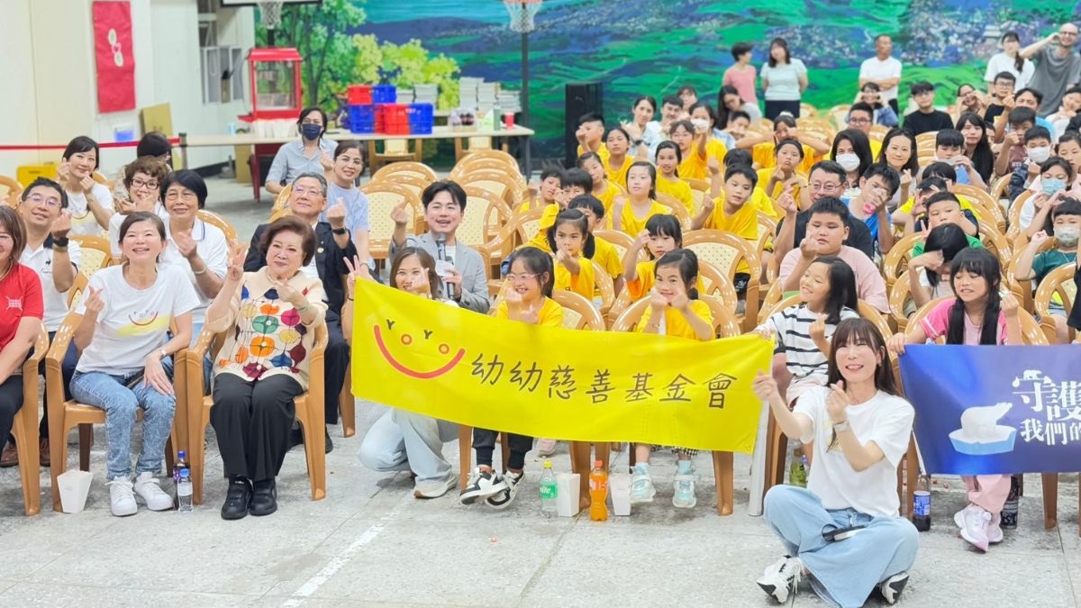 東森幼幼電影院開幕 國民阿嬤陪偏鄉孩童觀影